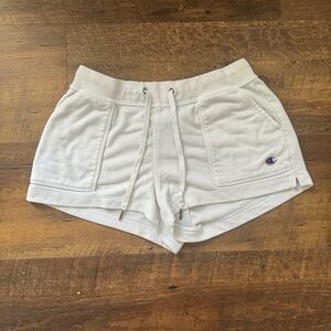 Champion Shorts - Medium